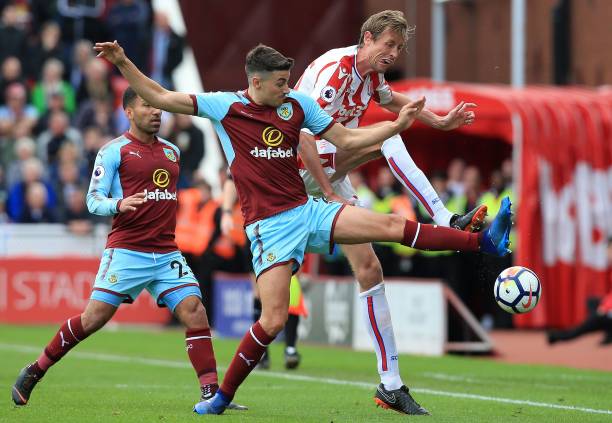 跳繩早已不 跳繩早已不